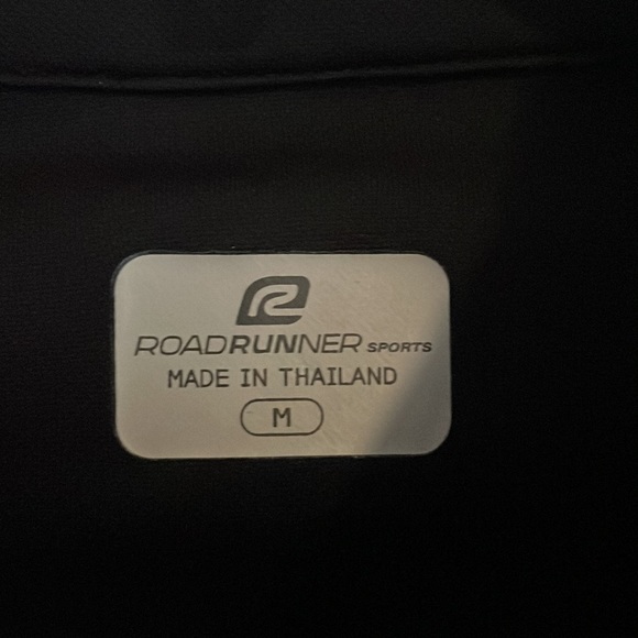 ROAD RUNNER Black Long Sleeve Zipper Pullover, Size Medium - Picture 3 of 6